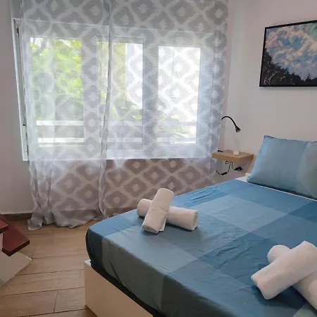 Tortugas 350mt From The Wi-fi Free Playa de las Americas (Tenerife)